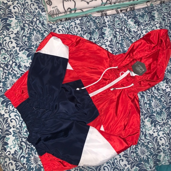 SOLD ✨women’s windbreaker - Picture 1 of 1